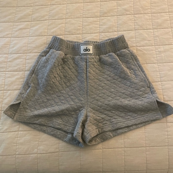 ALO Yoga Pants - Alo Quilted Gray Shorts